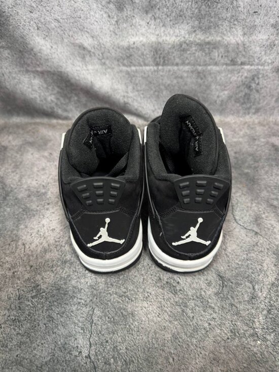 Size 6.5Y | Jordan 4 White Thunder No Box | Pre-Owned main image 7